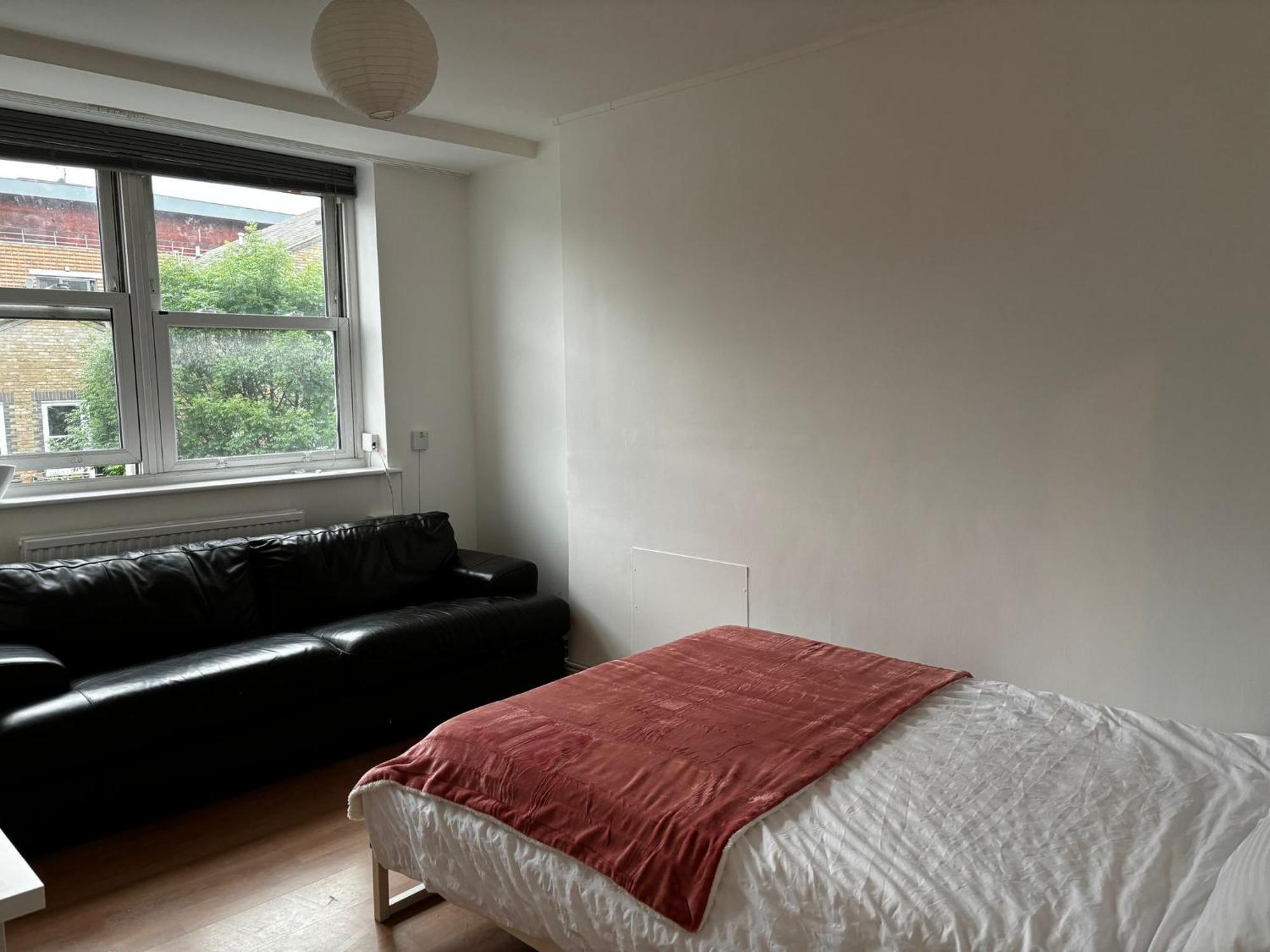 Super Cosy Flat In East